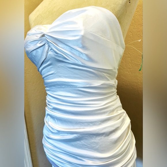 NWT White Satin Strapless Cocktail Dress, size Small - Picture 4 of 10